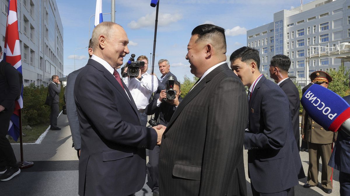 Putin přijal Kimovo pozvání k návštěvě Severní Koreje, uvedl Pchjongjang