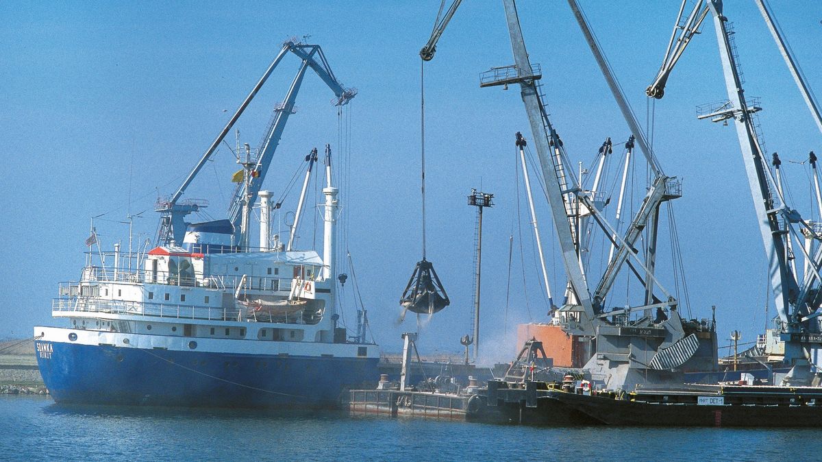 Turecká loď najela v Černém moři u Rumunska na minu