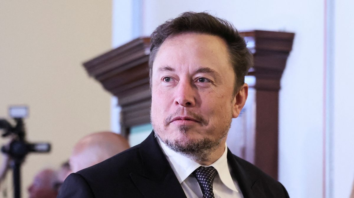 Spor o antisemitismus na síti X. Musk žaluje levicovou neziskovku kvůli manipulaci