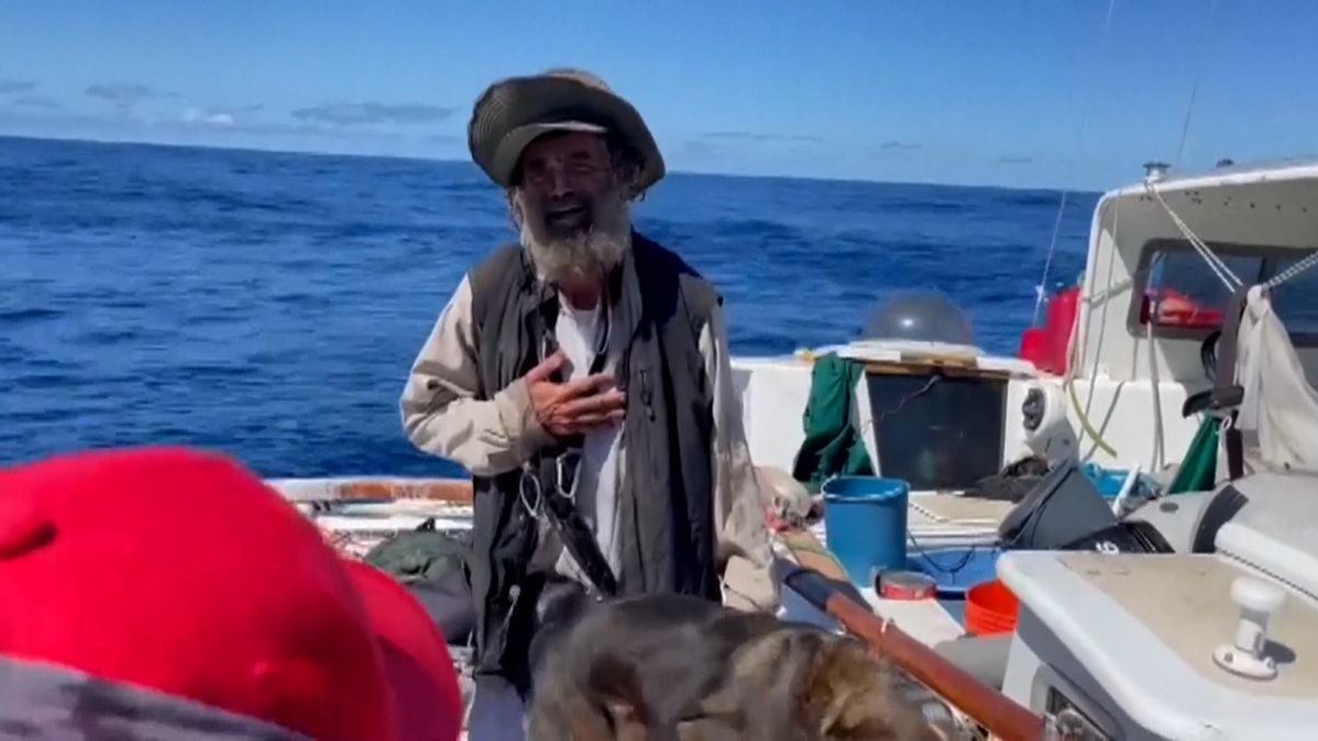 Trosečník opouští psa, který s ním strávil strastiplné měsíce na oceánu