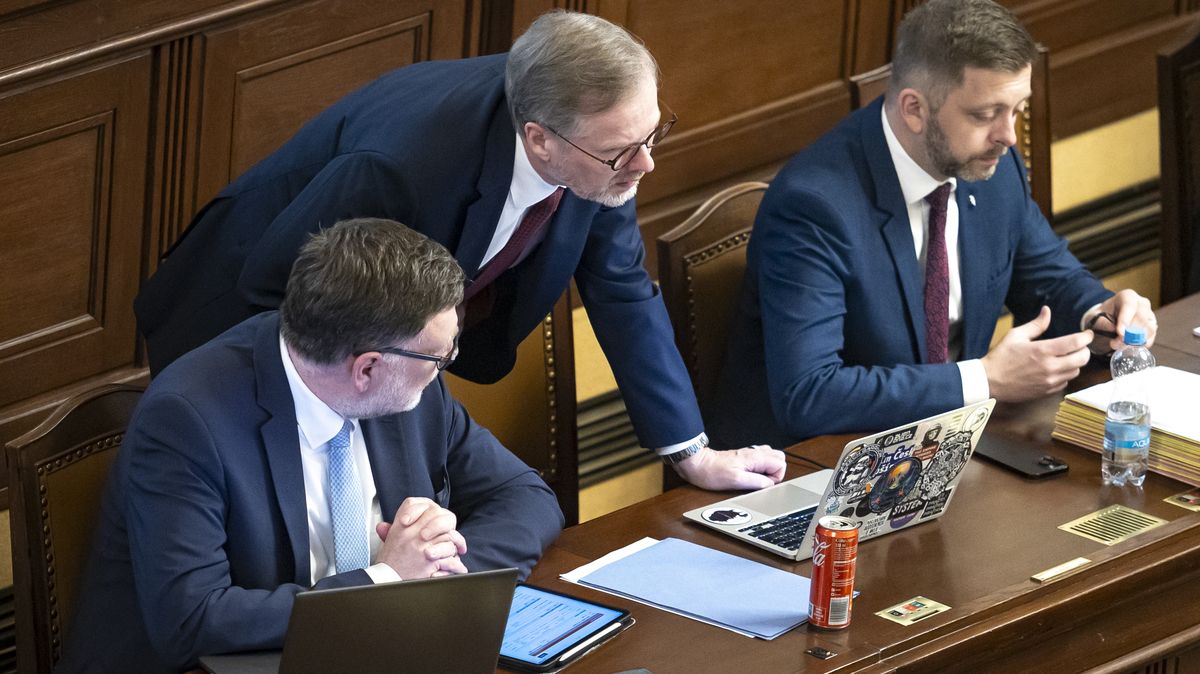 Daně šly za Fialovy vlády nahoru, přestože se premiér dušoval, že je nezvýší