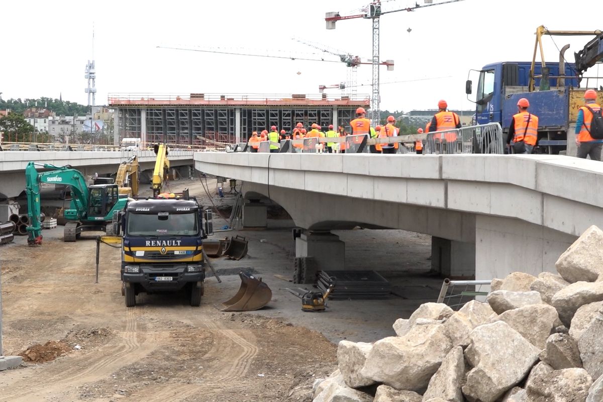 Rekonstrukce kolejí u pražského výstaviště jde podle plánu, vlaky vyjedou příští rok v září