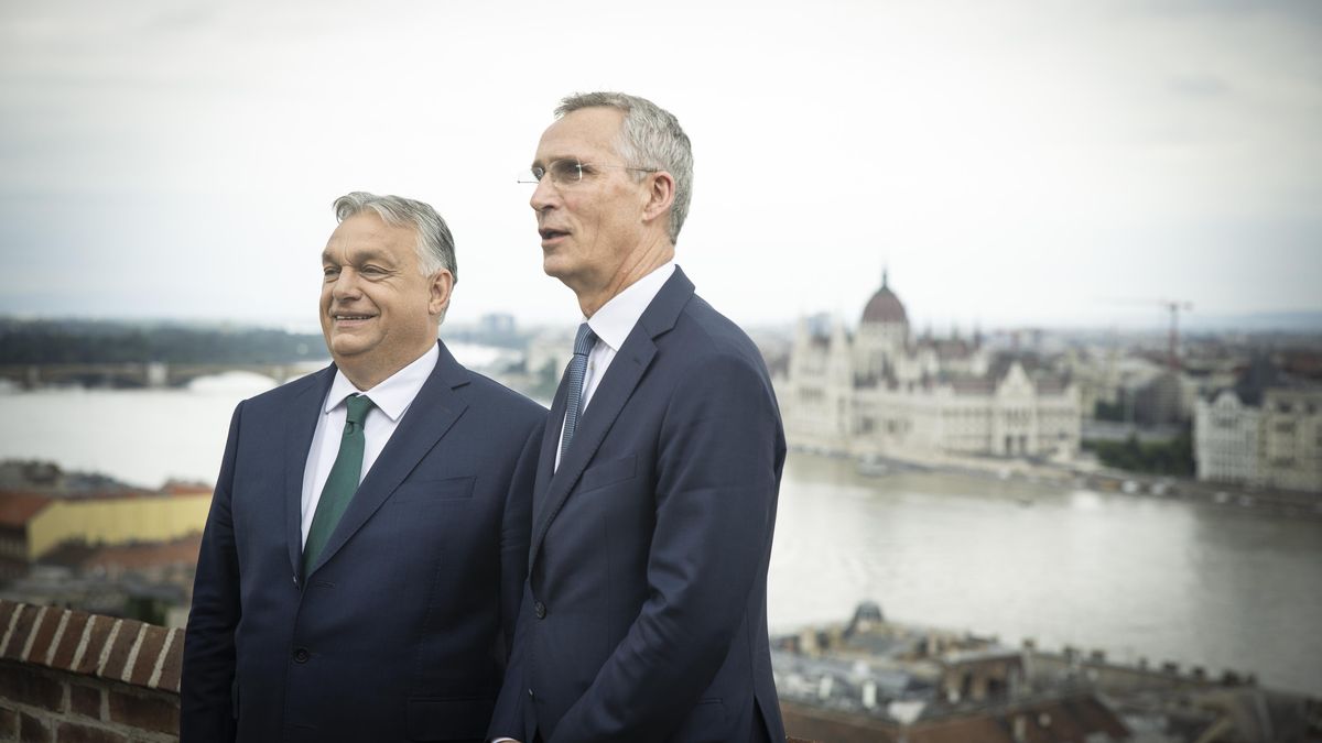 Na podporu NATO Ukrajině nedáme ani forint, ale blokovat ji nebudeme, řekl Orbán Stoltenbergovi
