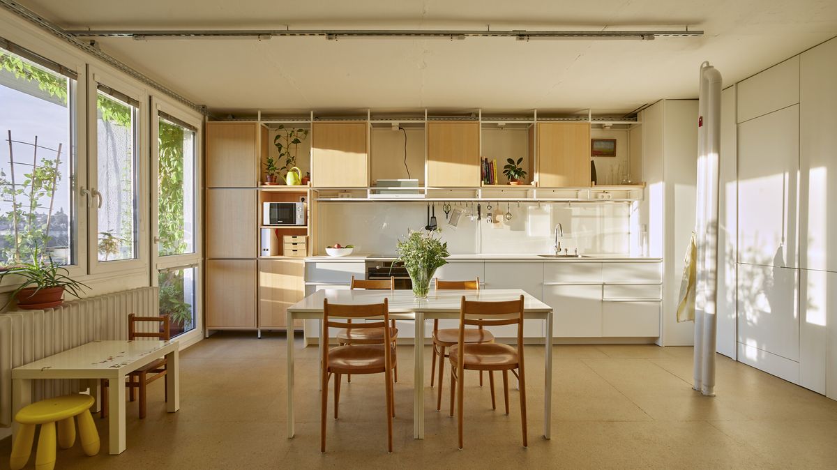 Architekt ve svém bytě vsadil na propojování místo rozdělování