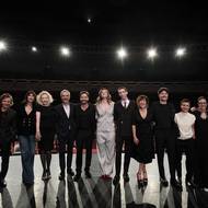 Seriál se hned po uvedení setkal se skvělými ohlasy. Daniel Brühl pátý zleva