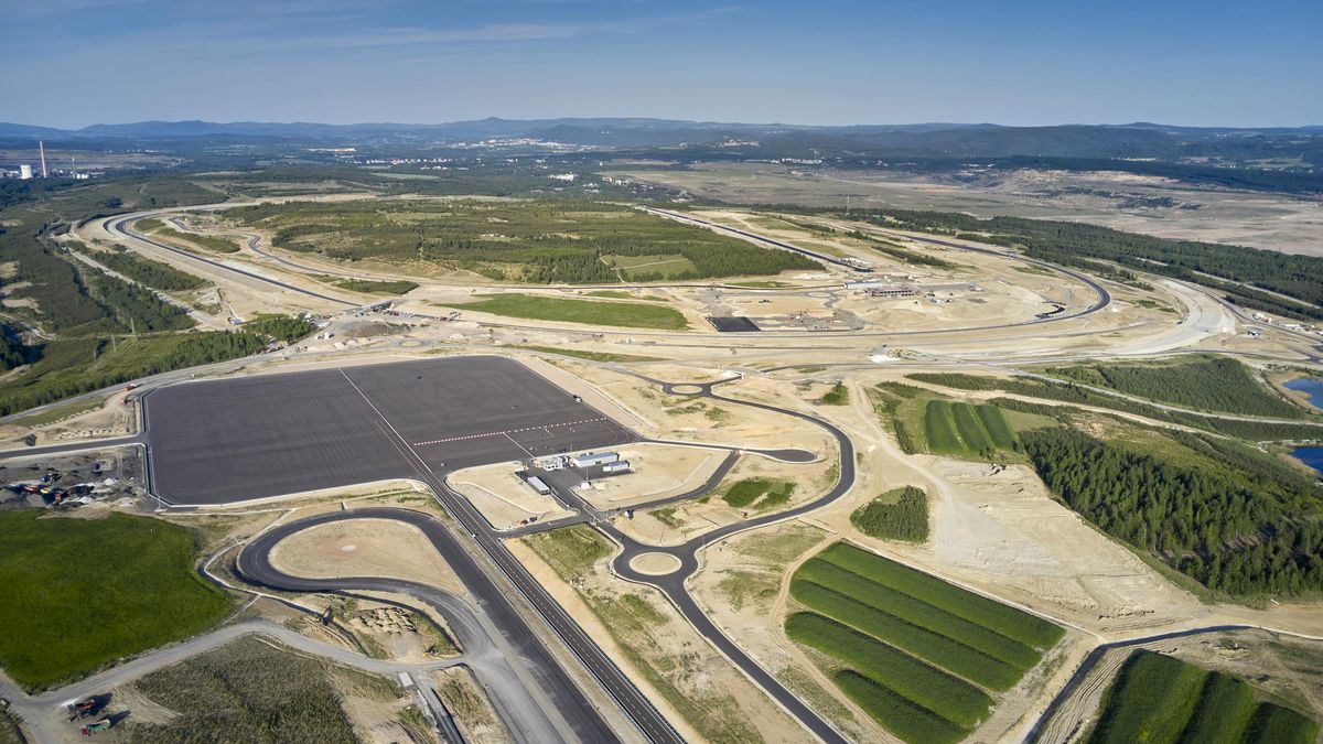 Před rokem BMW otevřelo u Sokolova své největší testovací centrum na světě