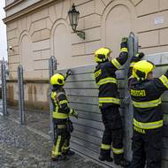 V Praze se čeká nárůst hladiny Vltavy kvůli upouštění přehrad Vltavské kaskády.