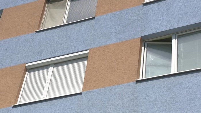 Sedmiletý chlapec zemřel v Bratislavě po pádu ze sedmého patra