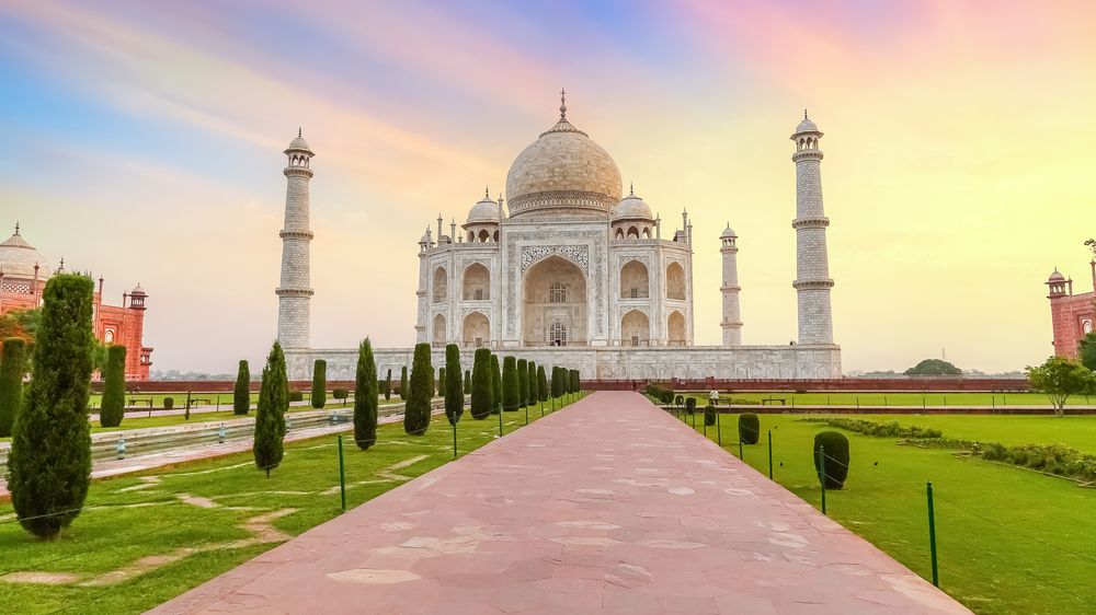 Tádž Mahal je jedním ze sedmi novodobých divů světa.