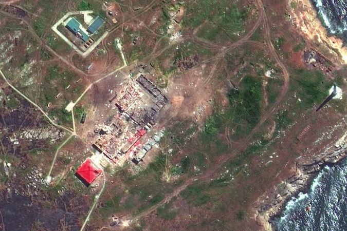 BEZ KOMENTÁŘE: Satelitní snímky Hadího ostrova