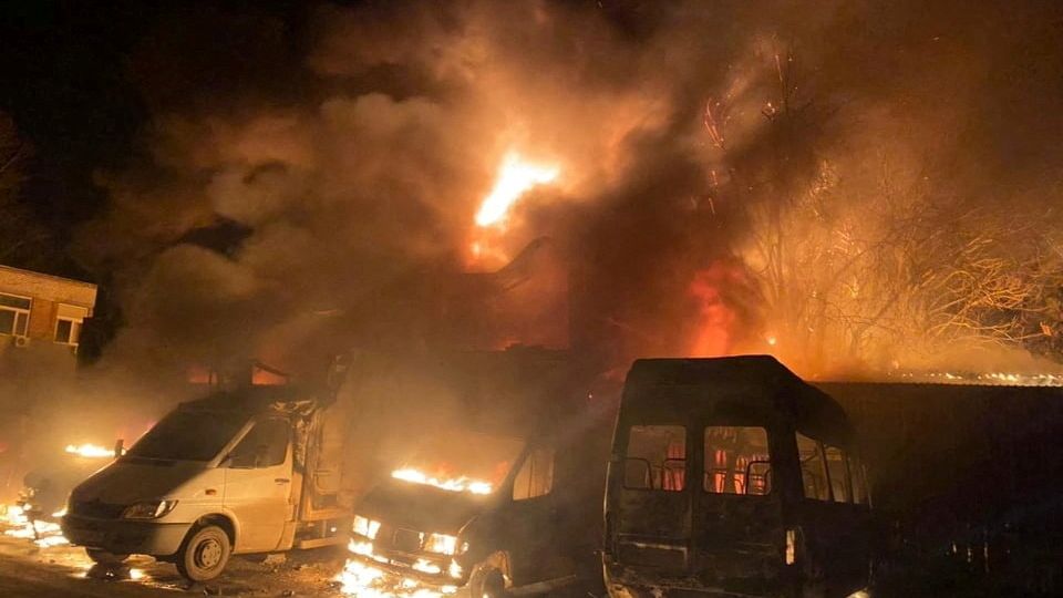 Požár po ostřelování Mykolajivu