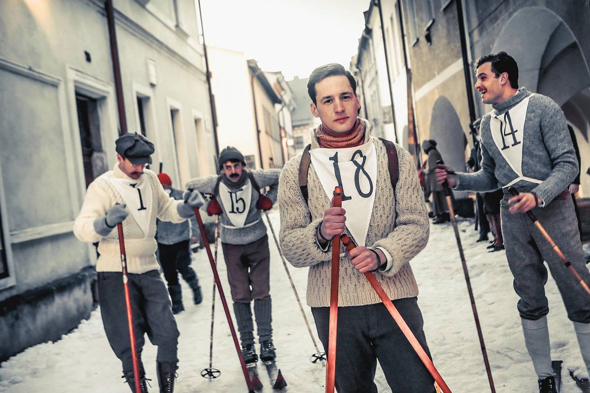V novém filmu Poslední závod Jan Nedbal hraje talentovaného sedmnáctiletého lyžaře Josefa Feistauera, kterého trénoval Bohumil Hanč.
