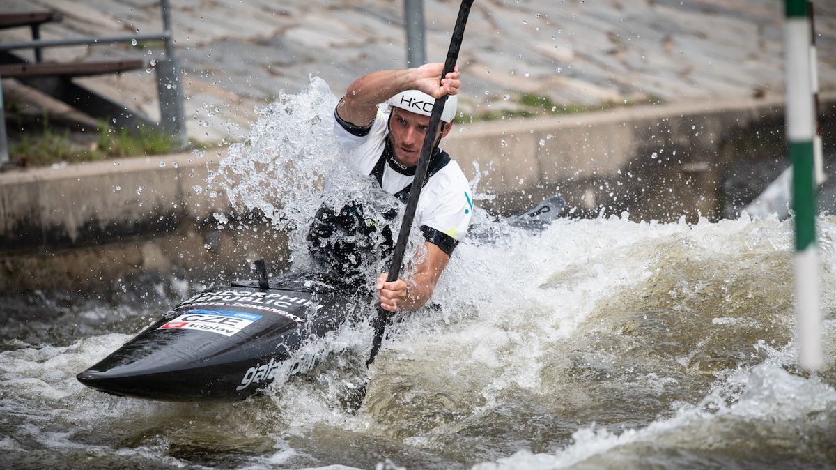 FOTO: Vodní slalom jako populární podívaná v pražské Troji