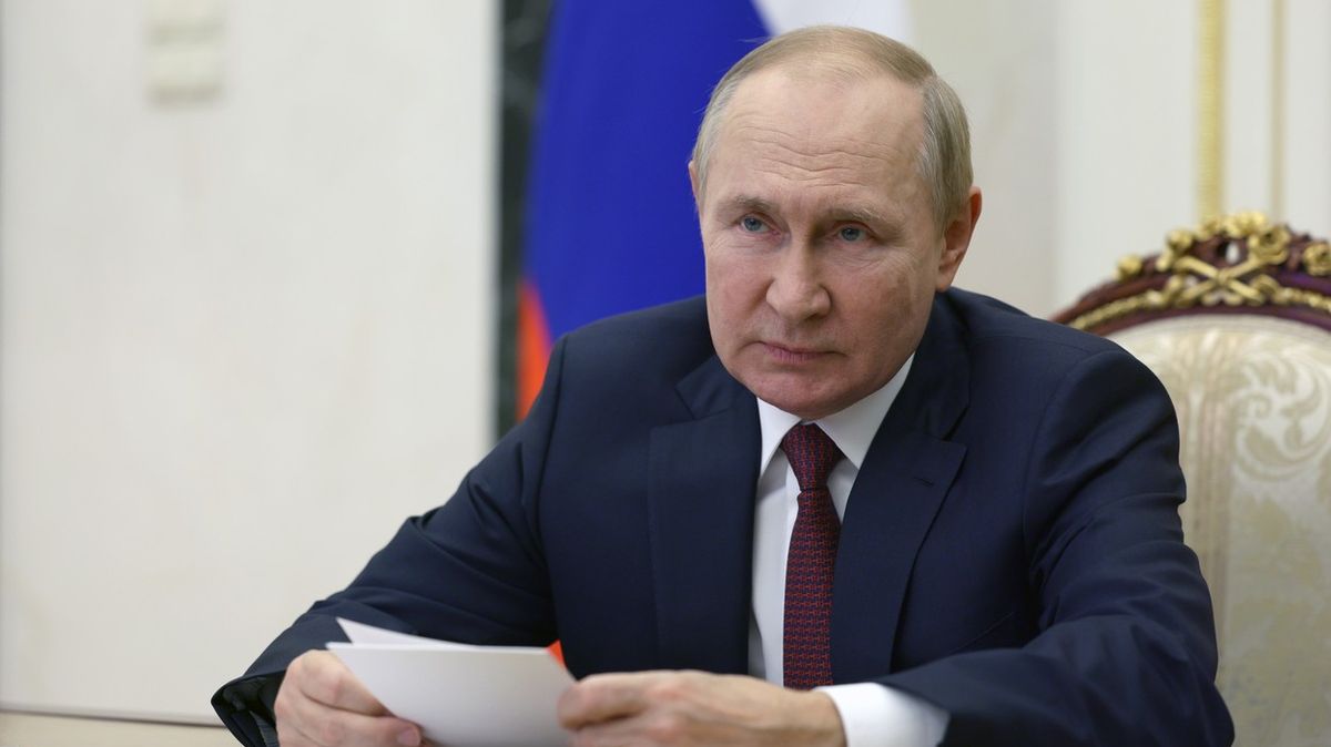 Putin podepsal dekrety o nezávislosti Záporožské a Chersonské oblasti