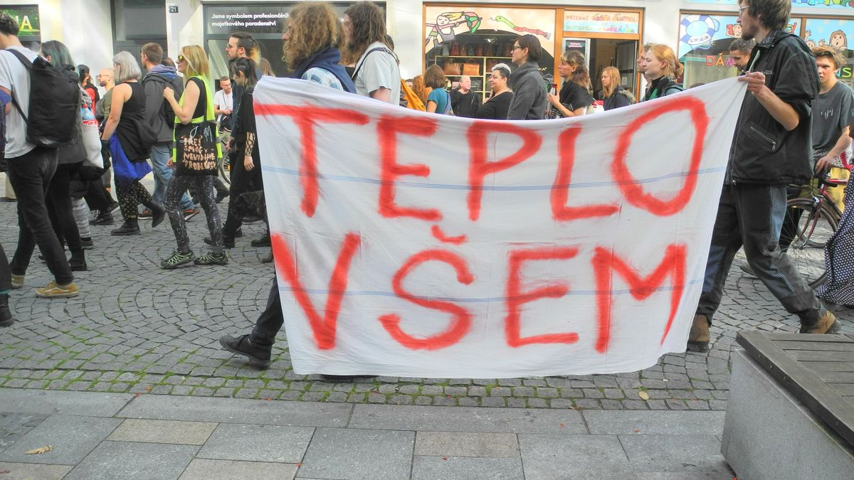 Zdanit bohaté, teplo všem! Lidé v Ostravě protestovali proti drahým energiím
