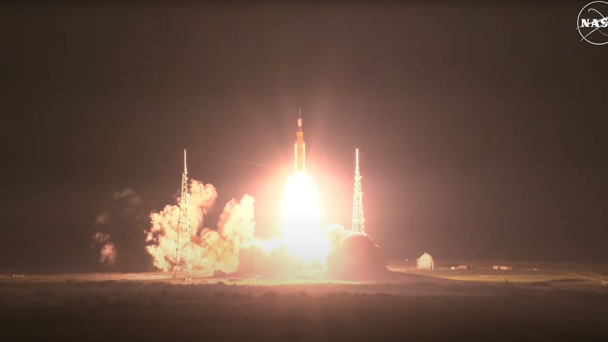 Odstartovala raketa k Měsíci, NASA ukázala naši planetu z paluby Orionu