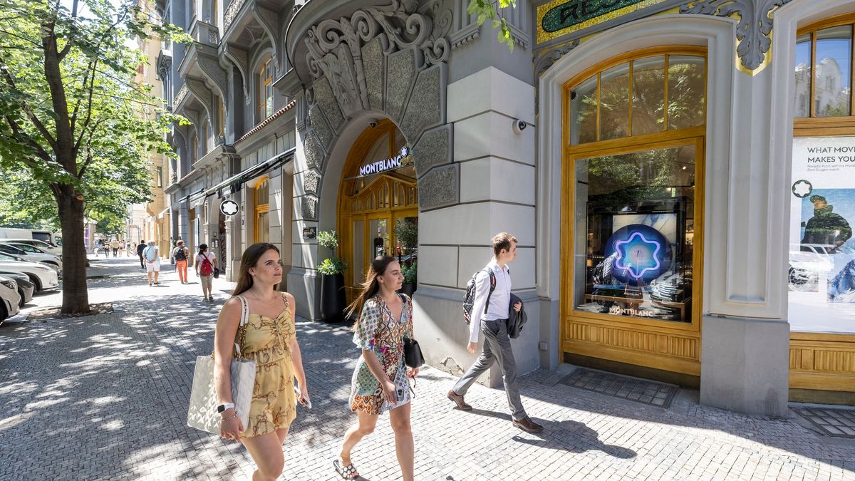 Nejdražší nákupní ulice ve střední Evropě? Opět Pařížská