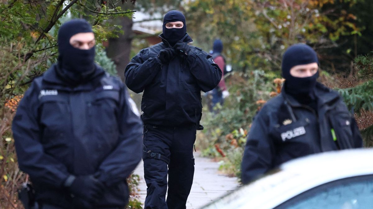 Rozsáhlé zatýkání v Německu. Teroristická buňka plánovala násilný převrat