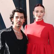 Herečka Sophie Turnerová a její manžel, hudebník Joe Jonas.