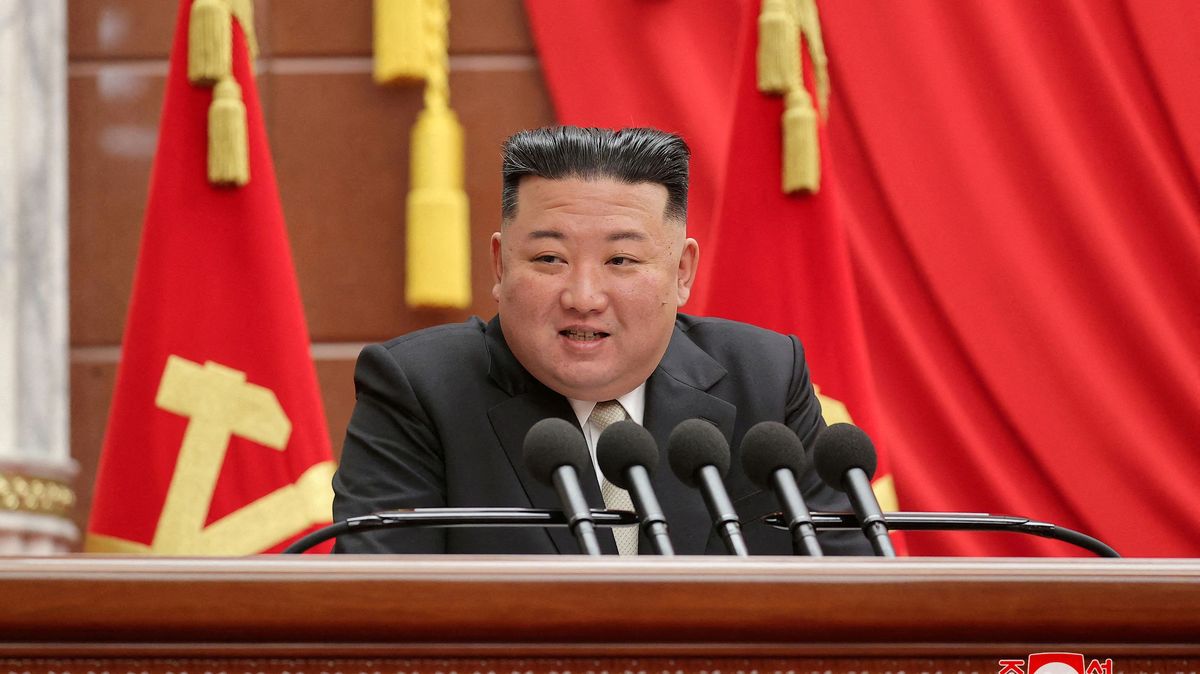 Kim nařídil armádě, aby intenzivněji cvičila na „skutečnou válku“