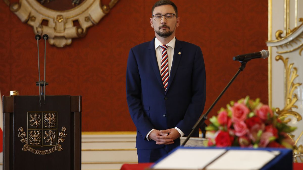 Ovčáček draží artefakty z kanceláře