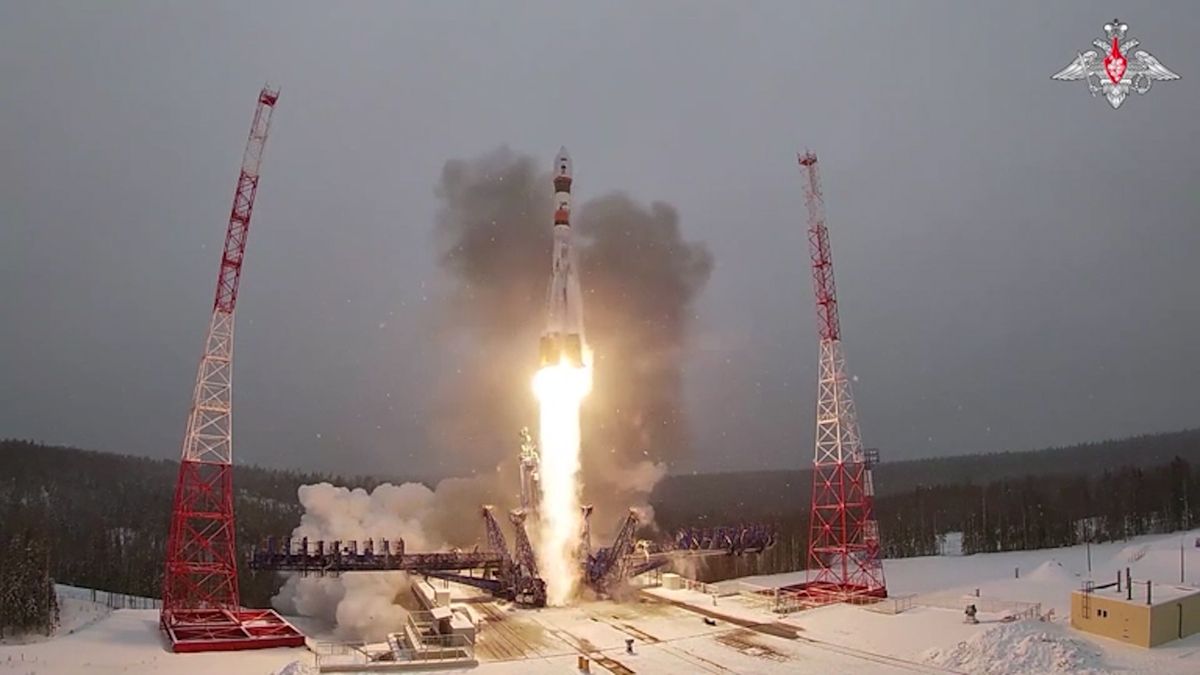 Rusko vyslalo do kosmu raketu s vojenským satelitem