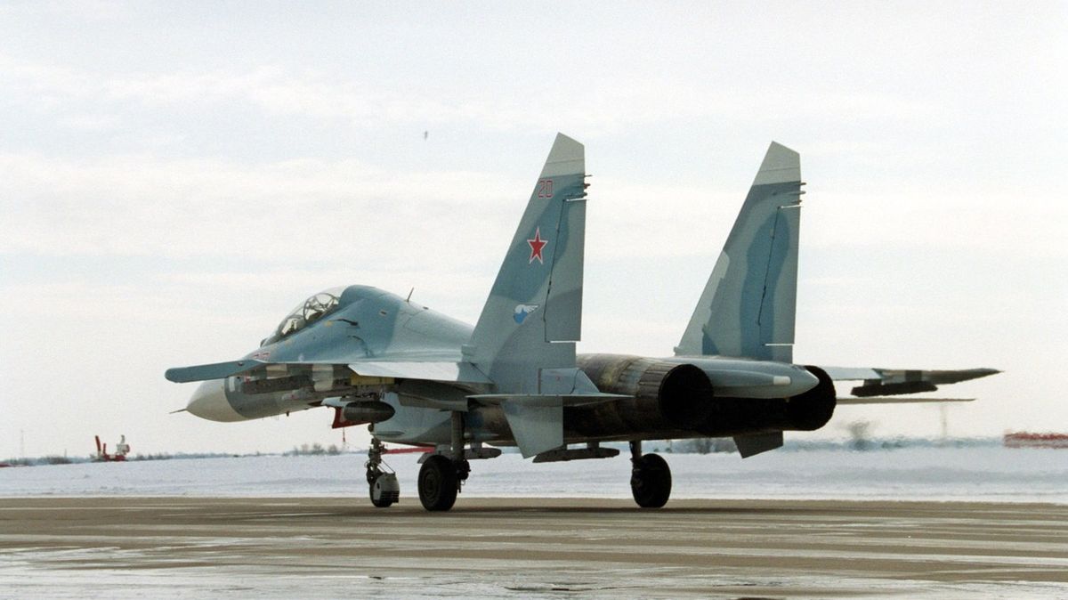 Rusko poslalo Barmě dvě stíhačky Su-30. Destabilizující krok, míní USA