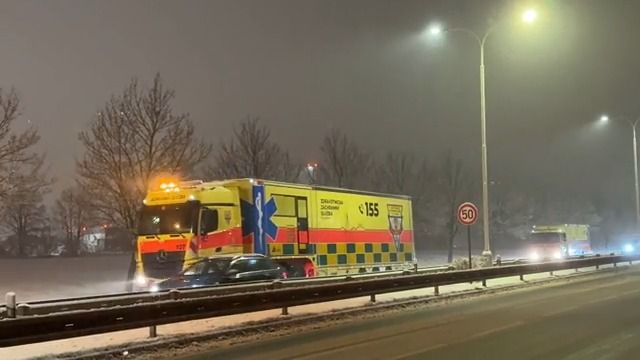 Rozruch na letišti v Praze. Přistávat má letadlo, které hlásilo problém s pneumatikou