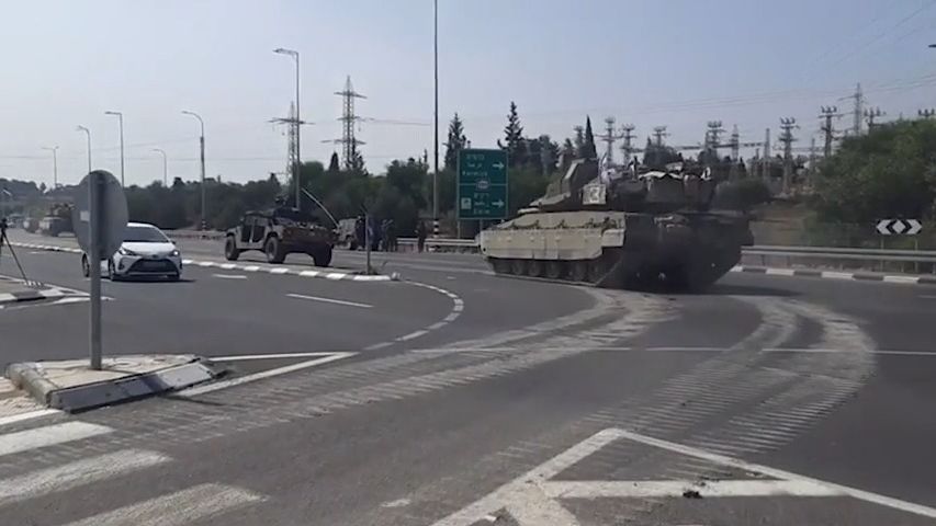 Na hranici Gazy stojí 35 izraelských praporů, desítky tanků, obrněnců a buldozerů