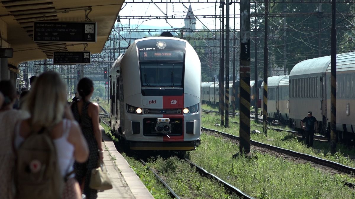 Na trati Praha–Benešov srazil vlak člověka, na místě zemřel