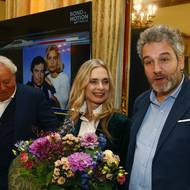 Tisková konference k výstavě Bond In Motion. Na snímku Serge Borenstein, bývalá Bond girl herečka Maryam d'Abo, Nicolas Borenstein.