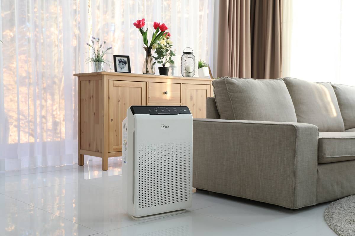 Čistička vzduchu Winix Zero je vybavena generátorem kladných a záporných iontů pro zvýšení účinku čištění. Cena 5590 Kč