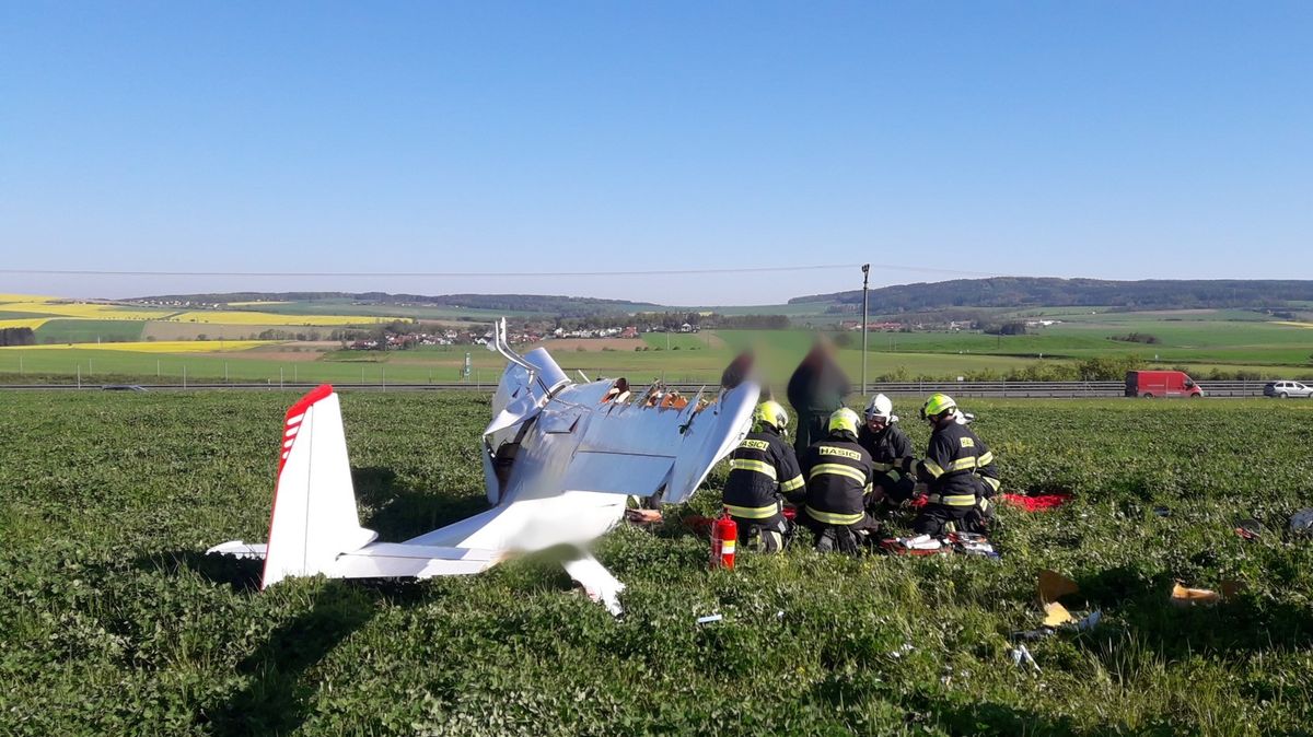Na Jihlavsku se zřítilo ultralehké letadlo, pilot pád nepřežil