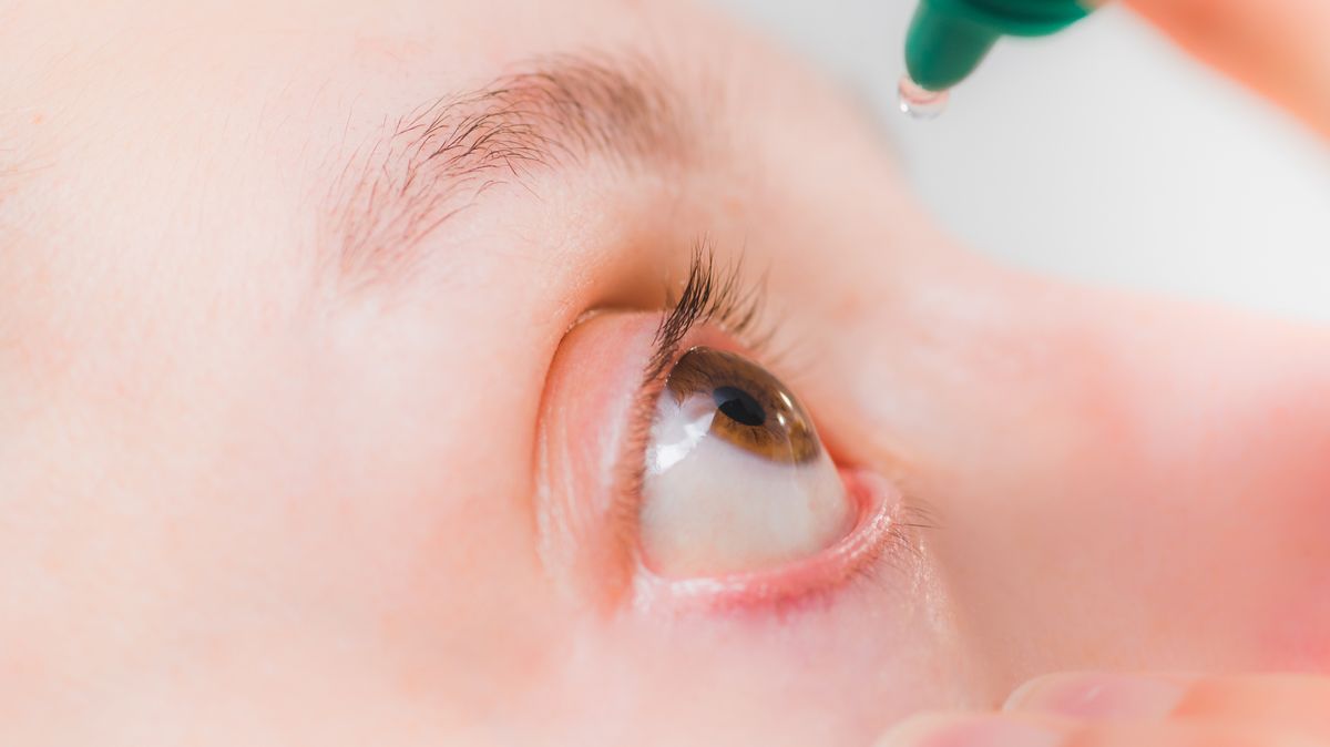 Oční kapky mohou vést k oslepnutí, SZÚ upozornil na bakteriální epidemii v USA