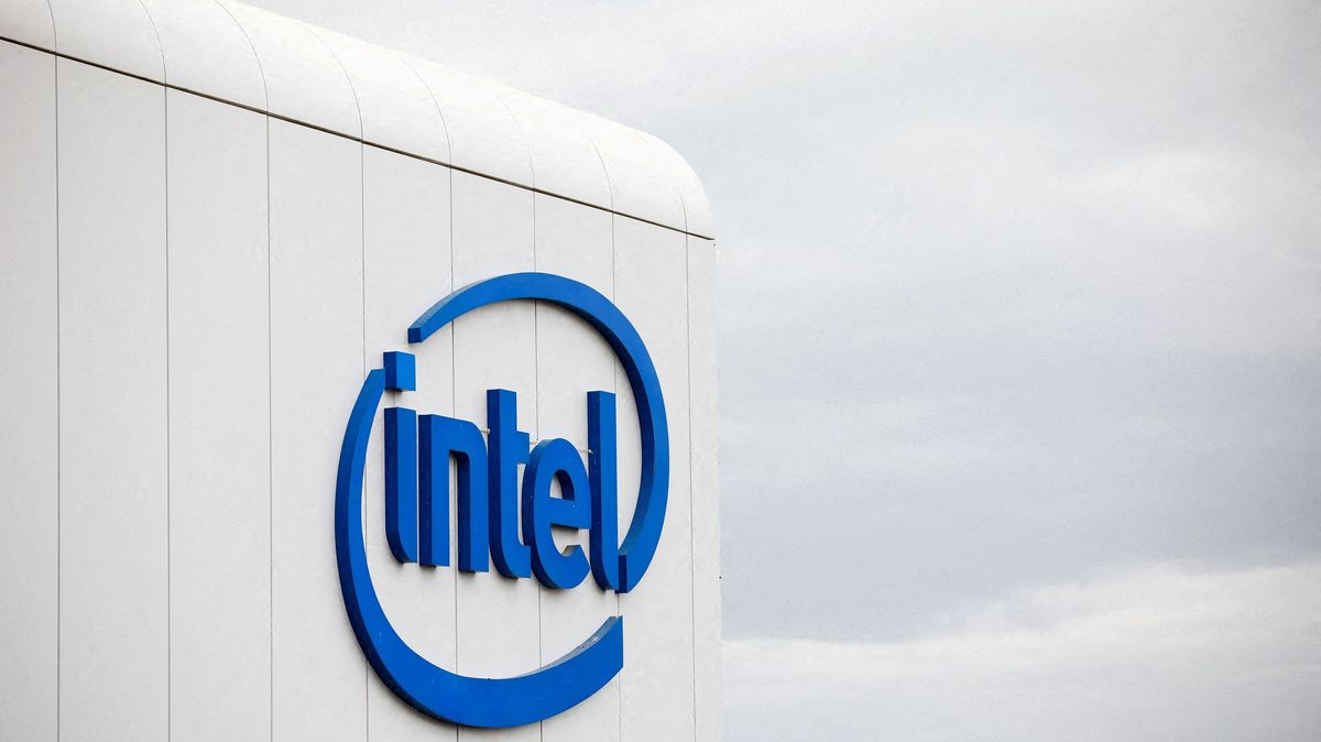 Německo se dohodlo s Intelem. Na stavbu továrny na čipy dá 238 miliard