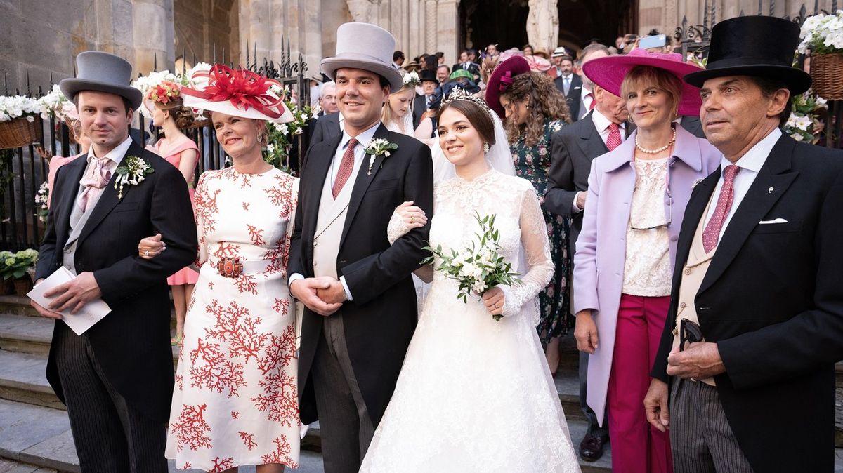 Svatební šaty francouzské aristokratky ve znamení královské elegance