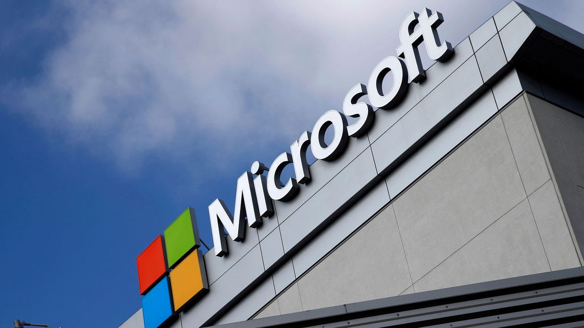 Softwarový gigant Microsoft zvýšil čtvrtletní zisk i tržby
