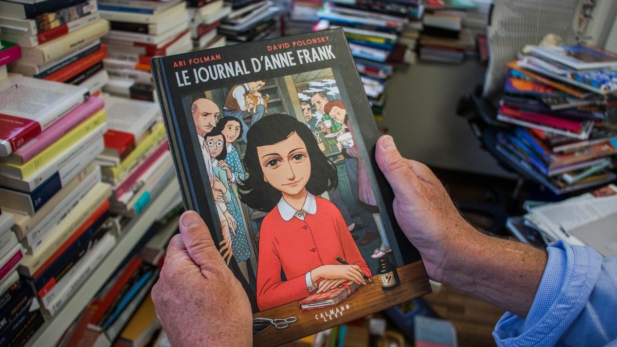 Texaská učitelka dostala padáka kvůli genitáliím v ilustrovaném deníku Anny Frankové