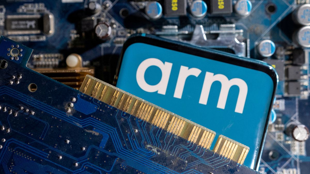 Návrhář čipů Arm vstupuje na burzu. Firma byla ohodnocena na 1,24 bilionu