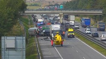 Smrtelná nehoda u Velké Bíteše zastavila dopravu na D1
