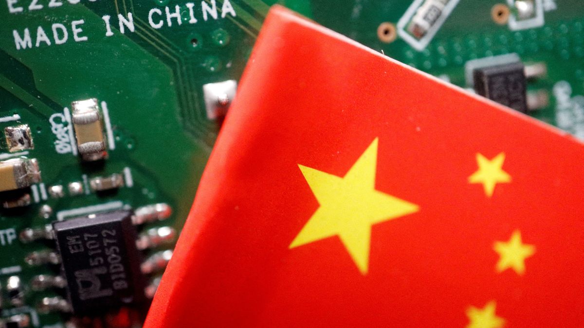 Čínští výrobci čipových zařízení získávají díky americkým omezením větší podíl na domácím trhu