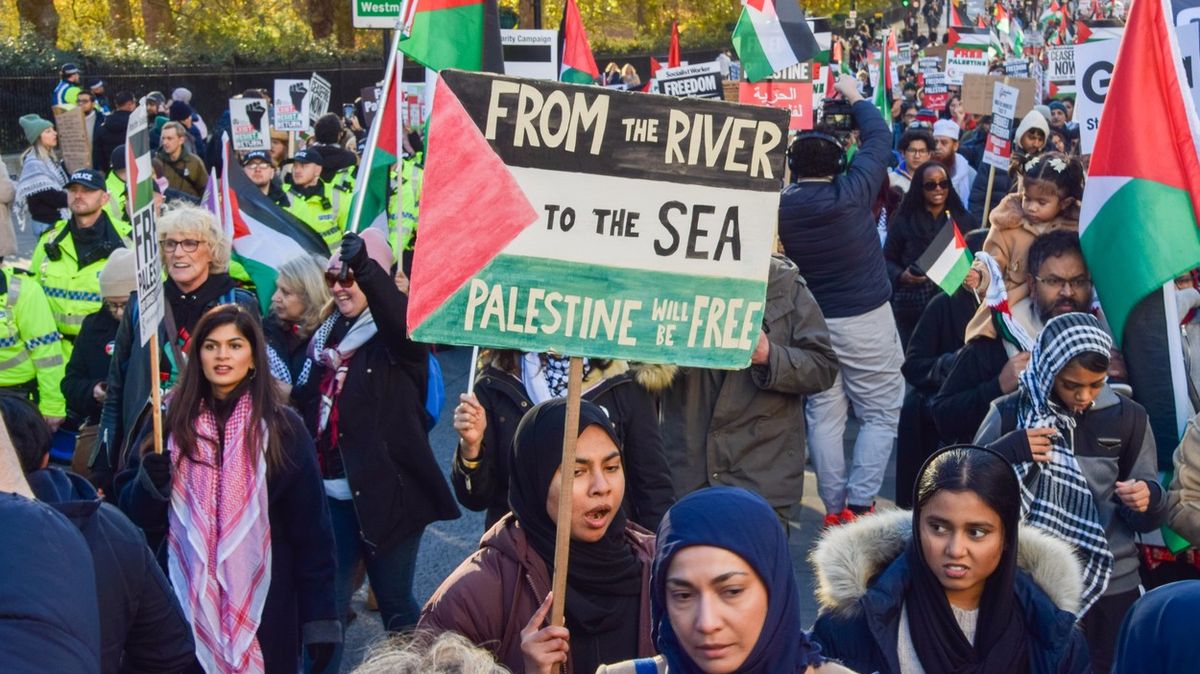 Palestinský slogan „Od řeky až k moři“ může být trestný, upozornil nejvyšší žalobce