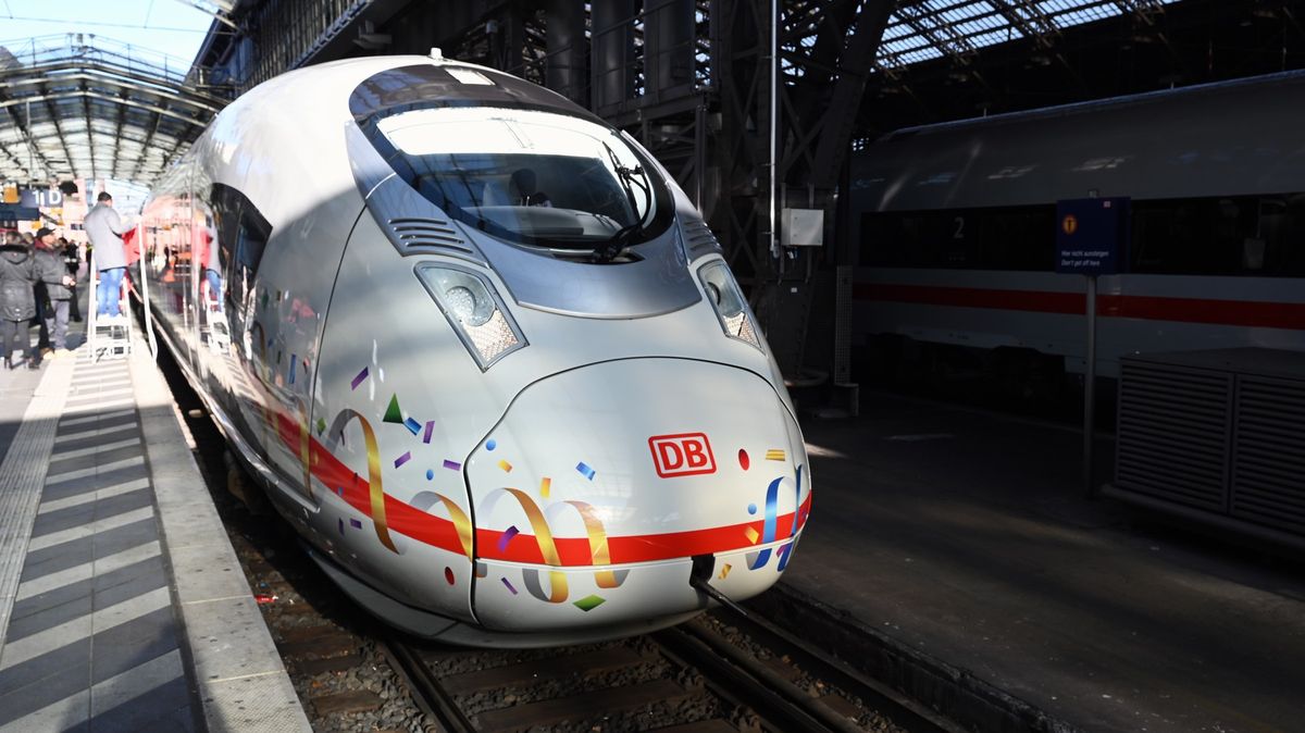 Laser zlepšuje mobilní signál na německé železnici. Funguje i v Česku