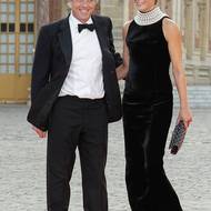 Herec Hugh Grant s manželkou