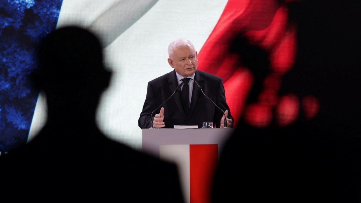 Kaczyński označil Hranici za paskvil, Hollandová má tělesnou stráž