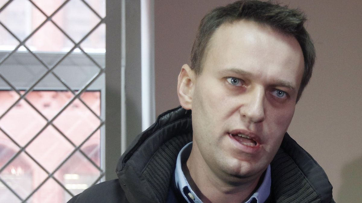 Oživovali jsme Navalného půl hodiny, popsali zdravotníci, kteří vyjížděli do vězení