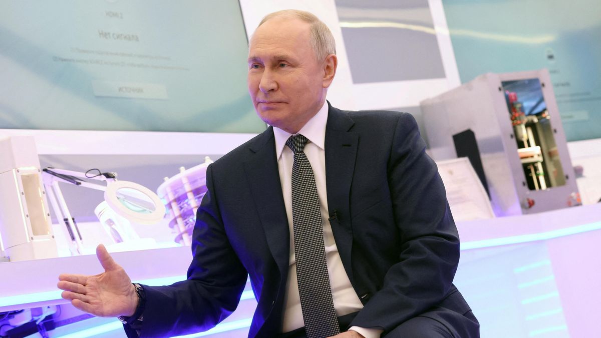 Putin lituje, že na Ukrajinu nevpadl dřív. Carlson je podle něj nebezpečný