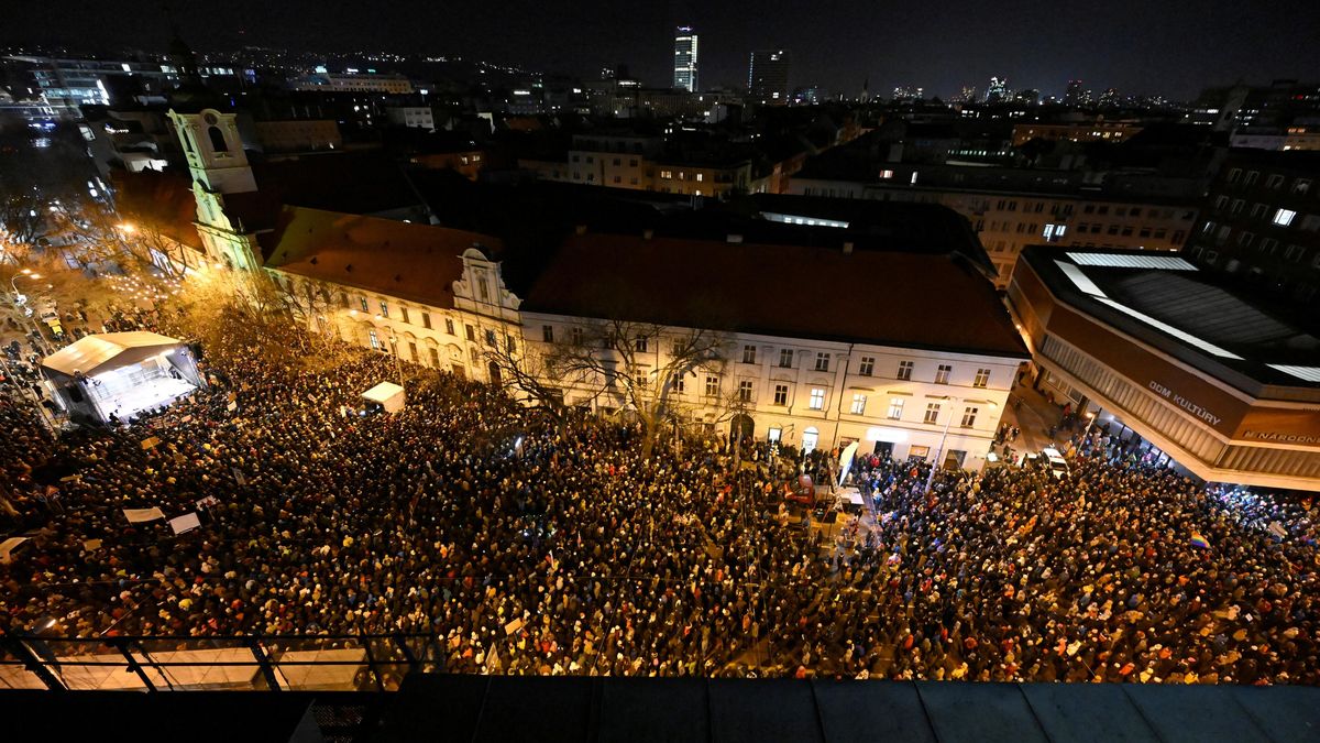 „Tváří se, že pro ně neplatí žádná pravidla.“ Na Slovensku se opět konaly protivládní protesty