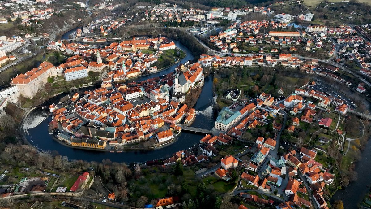 Velká voda v Českém Krumlově. Podívejte se na záběry z dronu