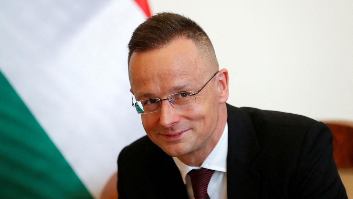 Maďarsko nepřijme nelegální migranty ani pod tlakem, potvrdil šéf diplomacie